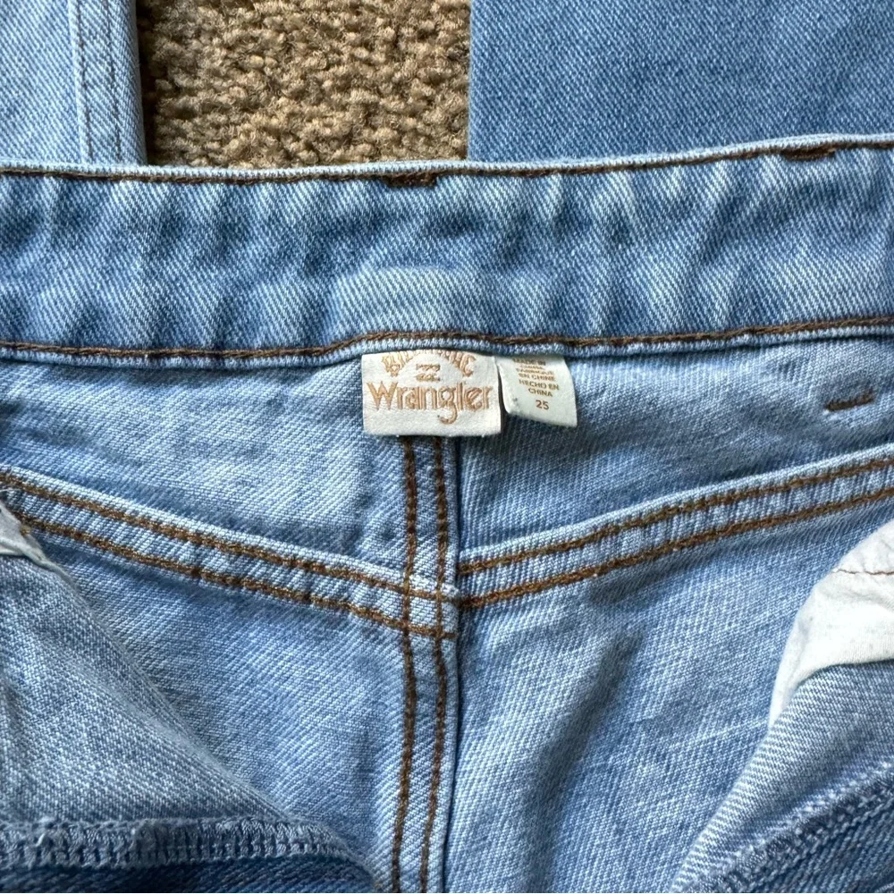 Buckle wrangler two tone jeans - Picture 3 of 3